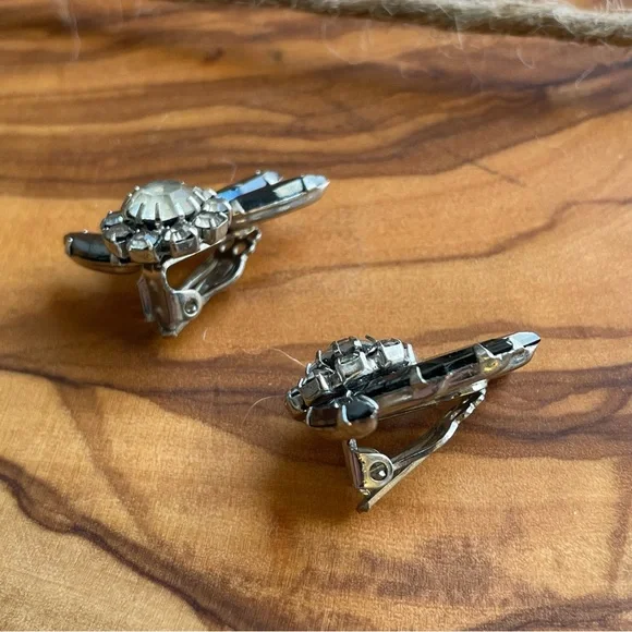 Vintage Juliana-Style Elegant Silver and Black Crystal Earrings - Picture 4 of 6